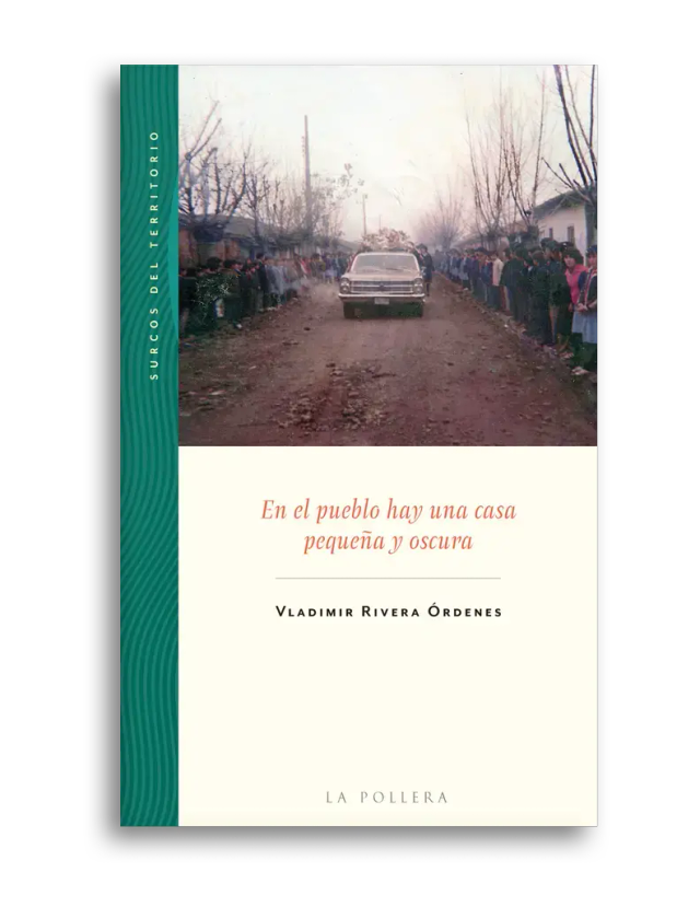 En el pueblo hay una casa pequeña y oscura