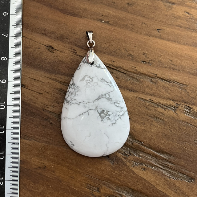 Pendentif en Howlite et bélière argent 
