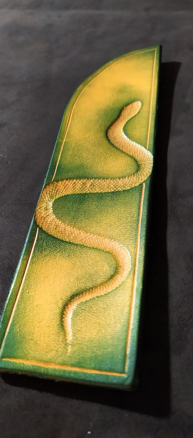 Marque page serpent