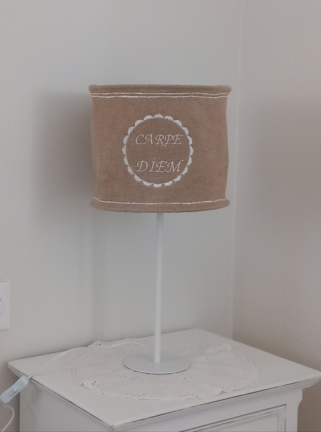 Abat-jour en chanvre brodé et peint à la main pour lampe de table Diamètre 25 cm