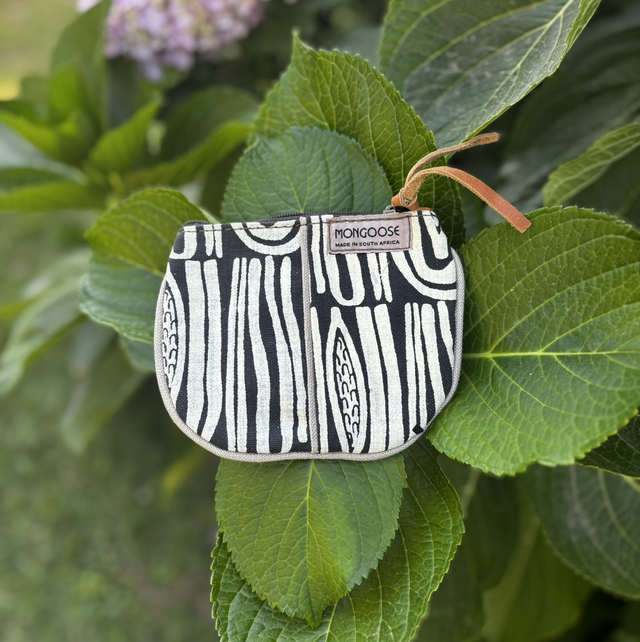 Patchy Purse Seed Charcoal/Ivory