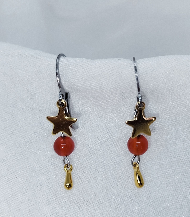Dormeuses d'oreilles et pendentif "étoile dorée" en acier inoxydable, avec pierres naturelles (cornaline)