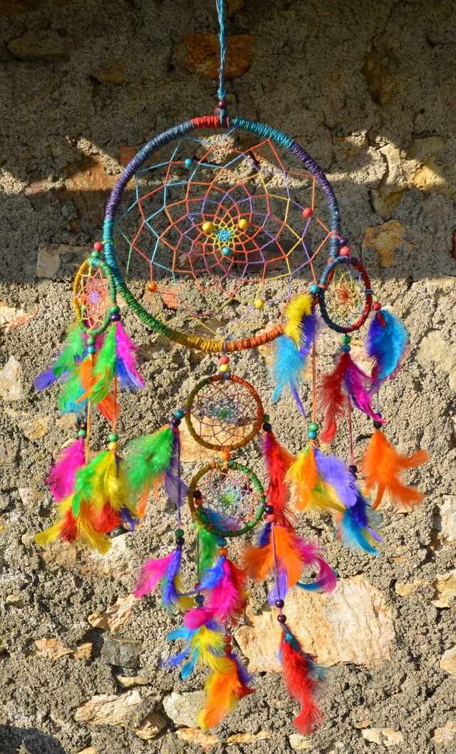 Capteur de rêves en chanvre arc en ciel (taille L)