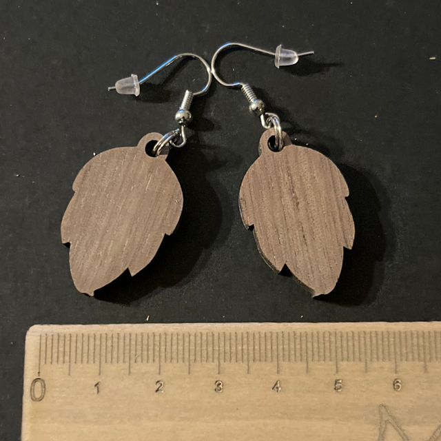 Les feuilles en noyer 