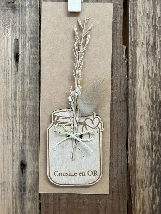 Magnet en bois "Cousine en OR” et fleurs séchées