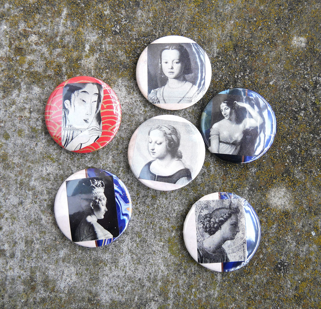 Badges 37mm récup de papiers d'un dictonnaire Larousse de 1971 - Portraits divers