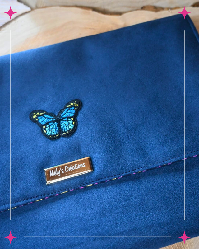 ✨ Pochette Papillon Bleu – Élégance, Magie & Liberté ✨