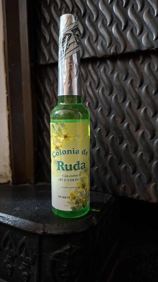 Eau de cologne à la rue