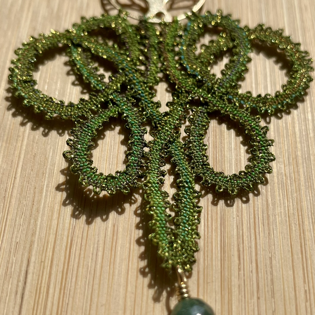 Pendentif entrelacs vert - arbre de vie.