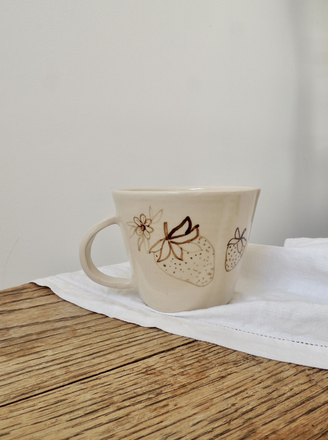 Large coffee mug | Strawberries