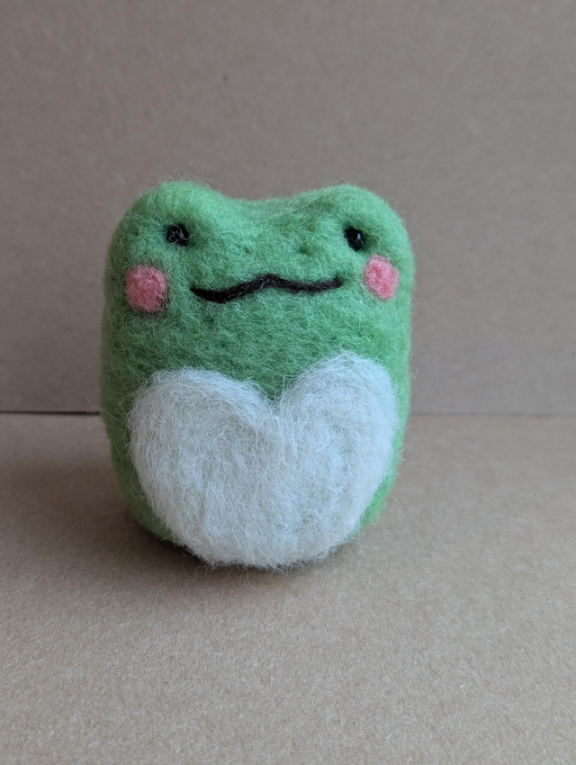 Frog - Green Heart Frog 🐸💚