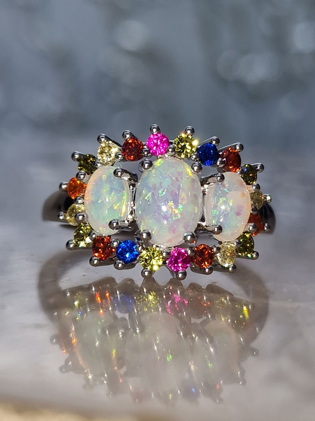 Bague Argentée Rhodium Plaqué Imitation Opale Zirconiums Multicolore