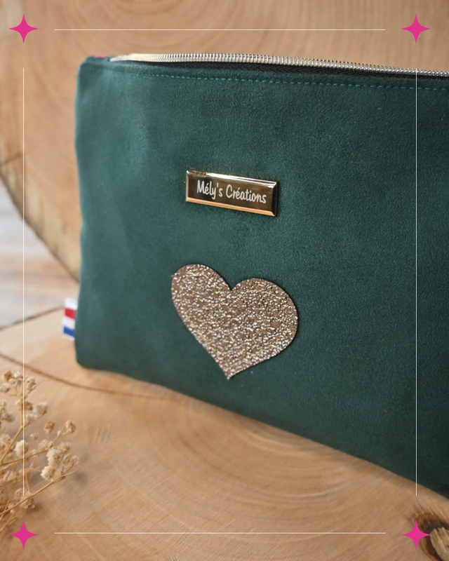 💚 Trousse plate “Made with Love” – Chic, douce & symbolique 💚