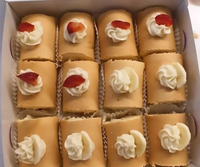 Banana Roll Cake – 12 Pieces