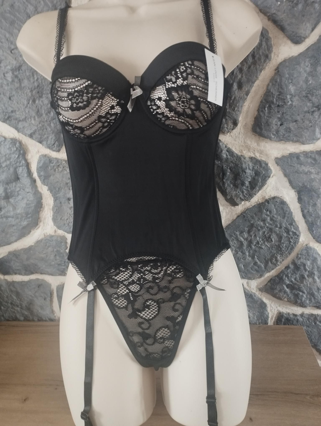 Ensemble guêpière et string noir