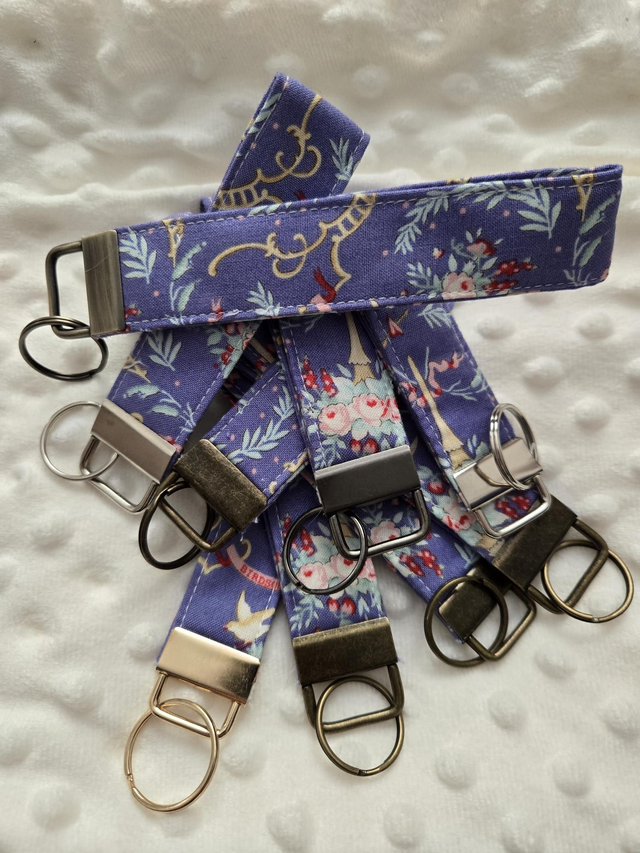 Purple floral keyring 