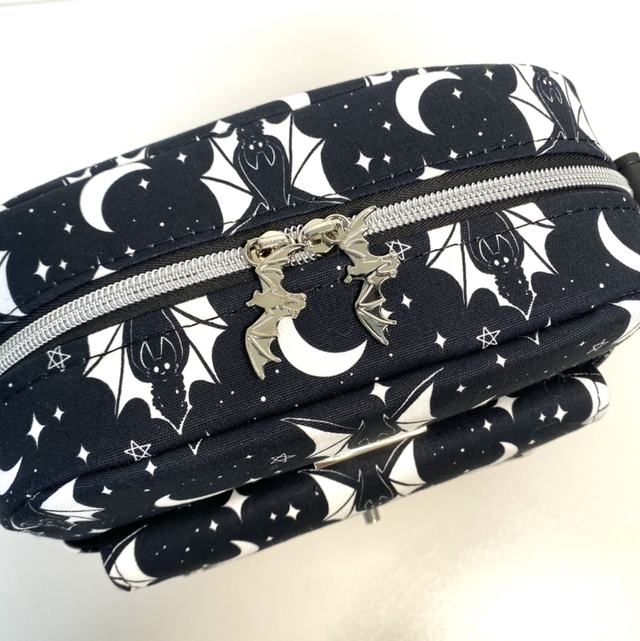 Black and white bats Crossbody Bag