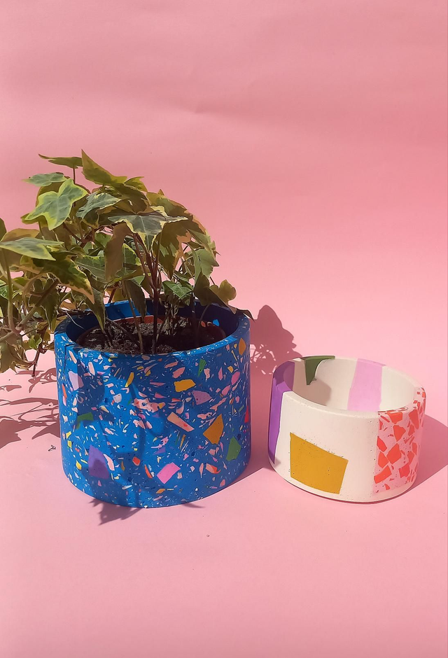  Osłonka na doniczkę, niebieska doniczka, kolorowe lastryko