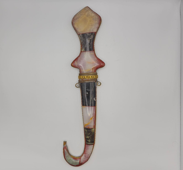 Magnifique poignard d'apparat oriental incrustation de pierres 