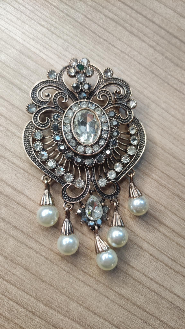 Broche baroque 