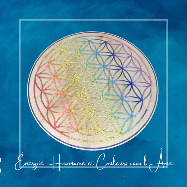 Support en Bois – Gravure Fleur de Vie Arc-en-Ciel