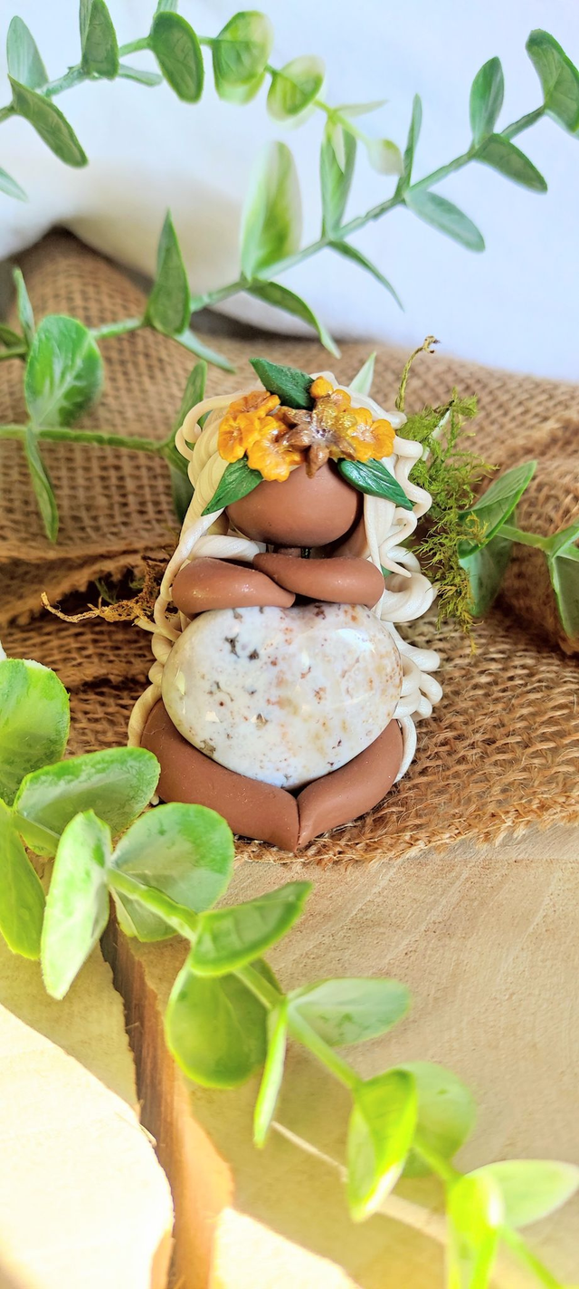 🌻 Gardienne des Marées Solaires – Jaspe Océan &amp; Couronne de Fleurs Dorées 🌿