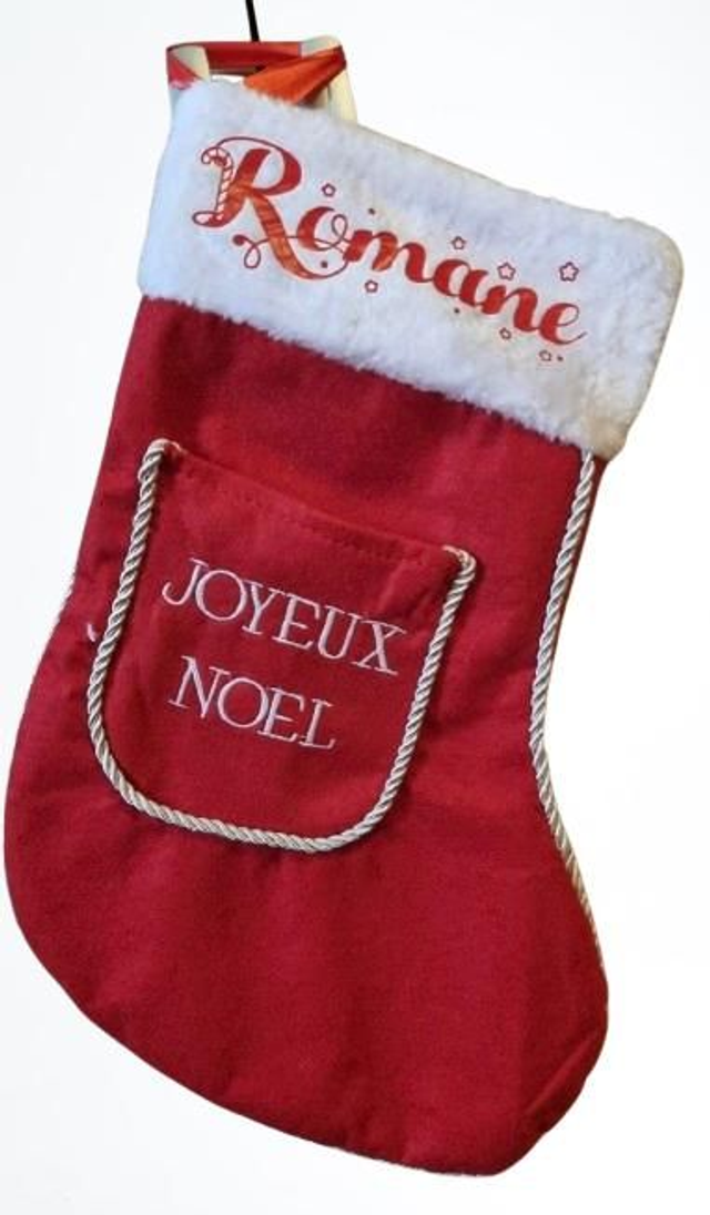 Chaussette de Noël rouge " Joyeux Noël"  à suspendre personnalisable avec une bordure en fourrure blanche en haut. 