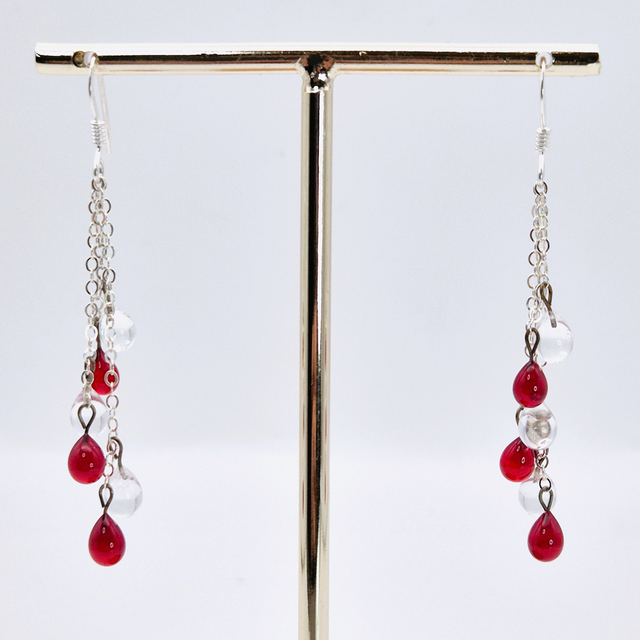 Boucles d&#039;oreilles Gouttes rouges et transparentes