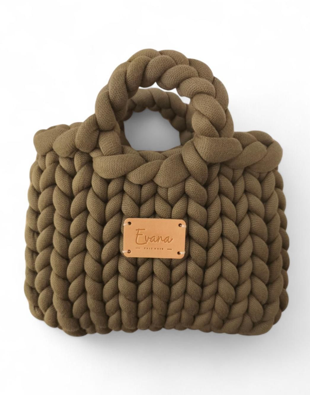 Olivia - petit cabas - logo en cuir 