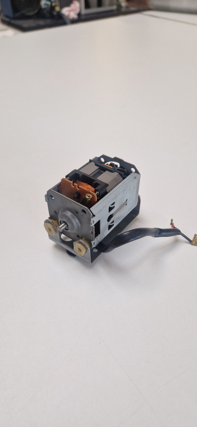 Moteur de machine à coudre Husqvarna Viking