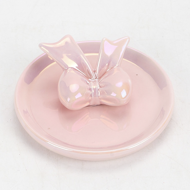 Jewelry plate bow