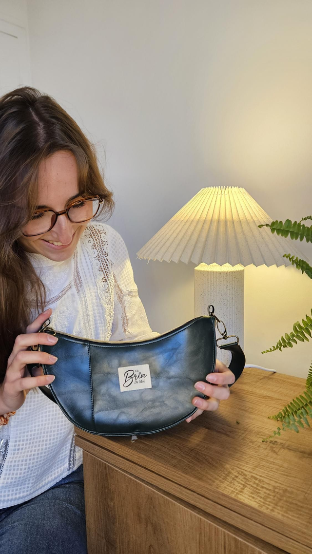 Sac demi-lune en simili cuir vert