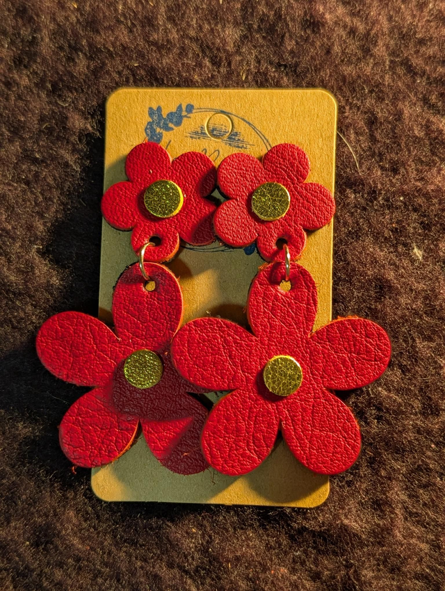 Boucles d'oreilles marguerite rouge m618