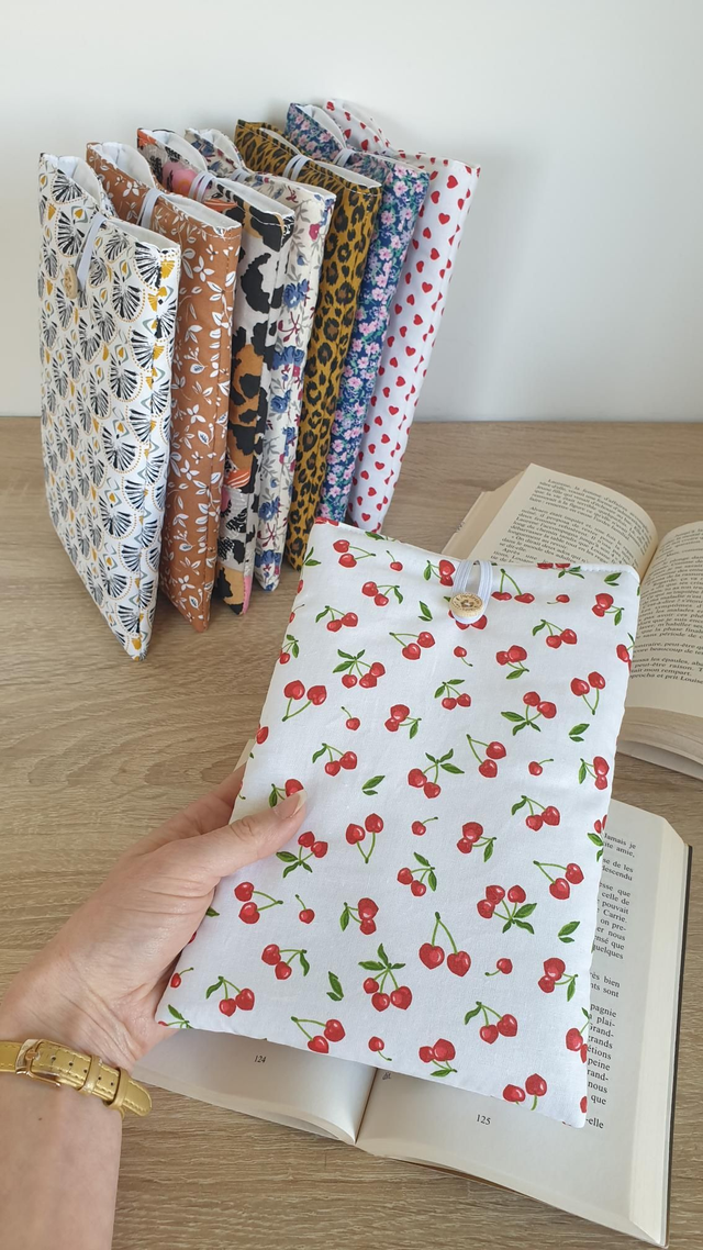 Pochette/couvre livre cerises 🍒 