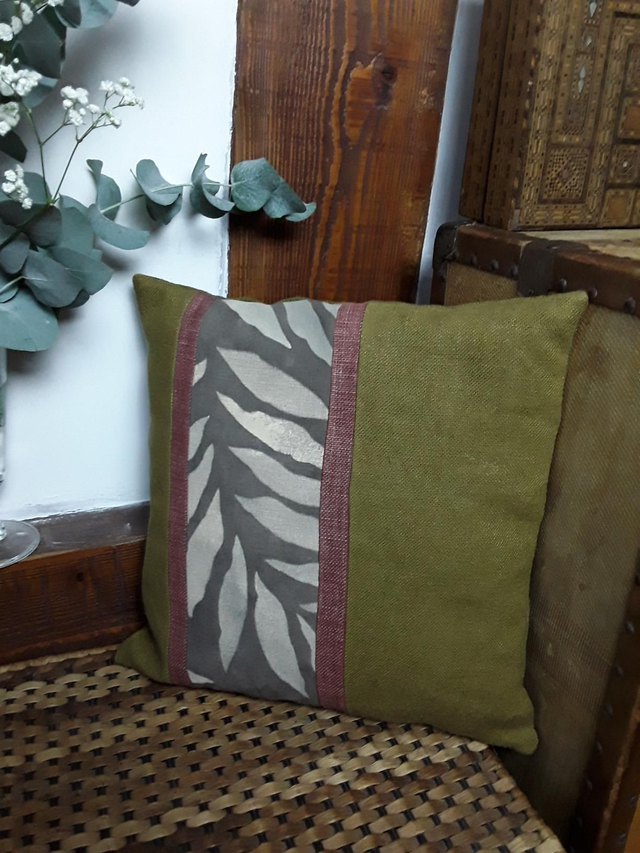 Coussin en lin kaki - collection PATCHWORK 