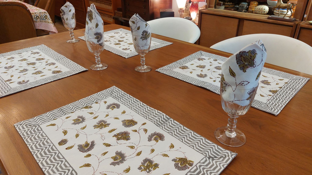 6 sets de table et serviettes, imprimés à la main, fleurs grises et vertes, coton  