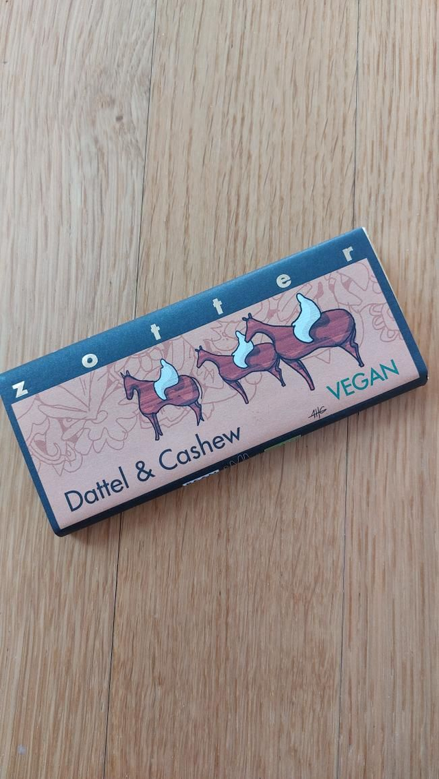 Zotter Date &amp; cashew filled vegan handscooped bar