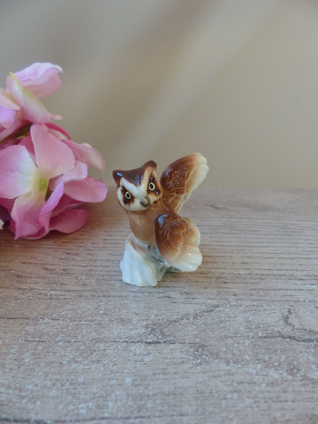 Miniature Bone China Figurine Hibou en Porcelaine - figurine hibou de collection ailes déployées Vintage - Japon