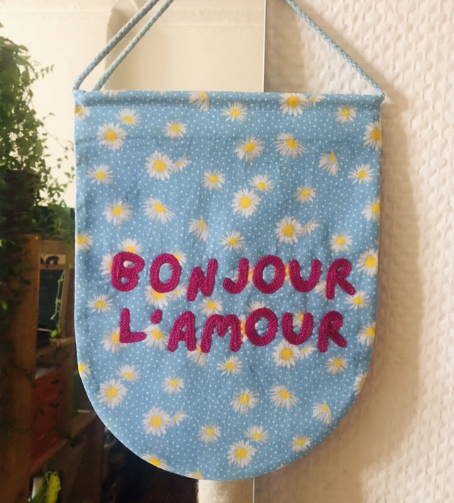 Bonjour l’amour - fanion - pièce unique 
