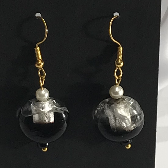 Black Dangling Earrings- BDE660