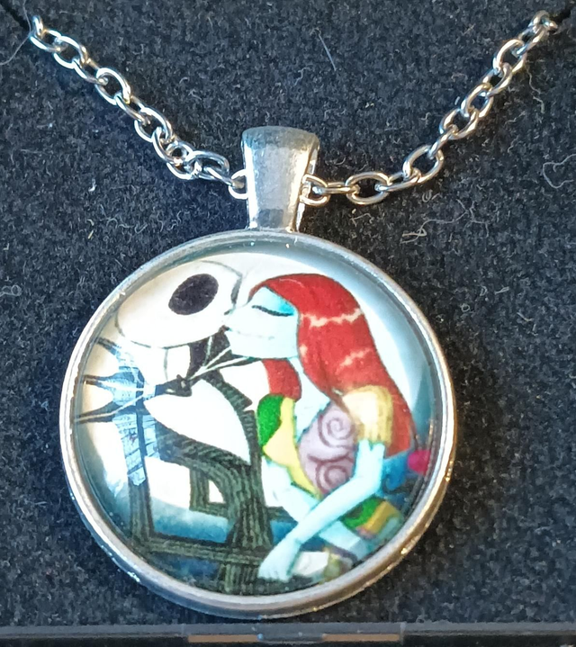 Nightmare Before Christmas Jack &amp; Sally Cabochon Necklace In A Gift Box 