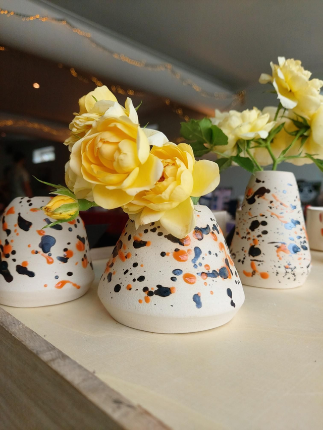 Splatter bud vase