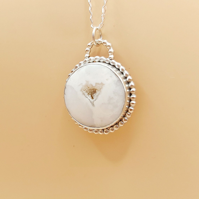 Druzy agate heart design pendant