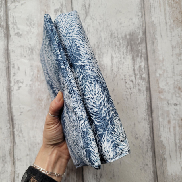 Protège livre amovible S - Sapin sous la neige