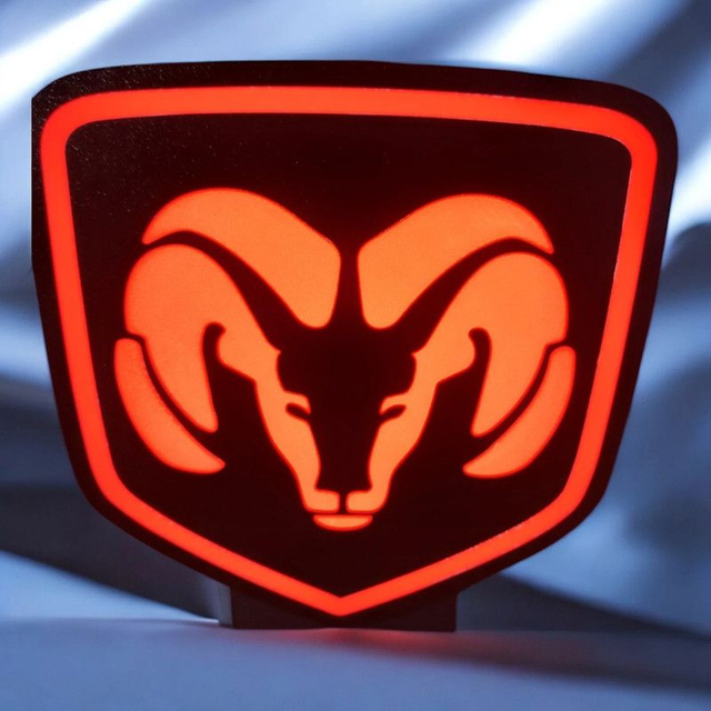 Lampe 3D Dodge LED - La puissance américaine illumine ton espace ! 