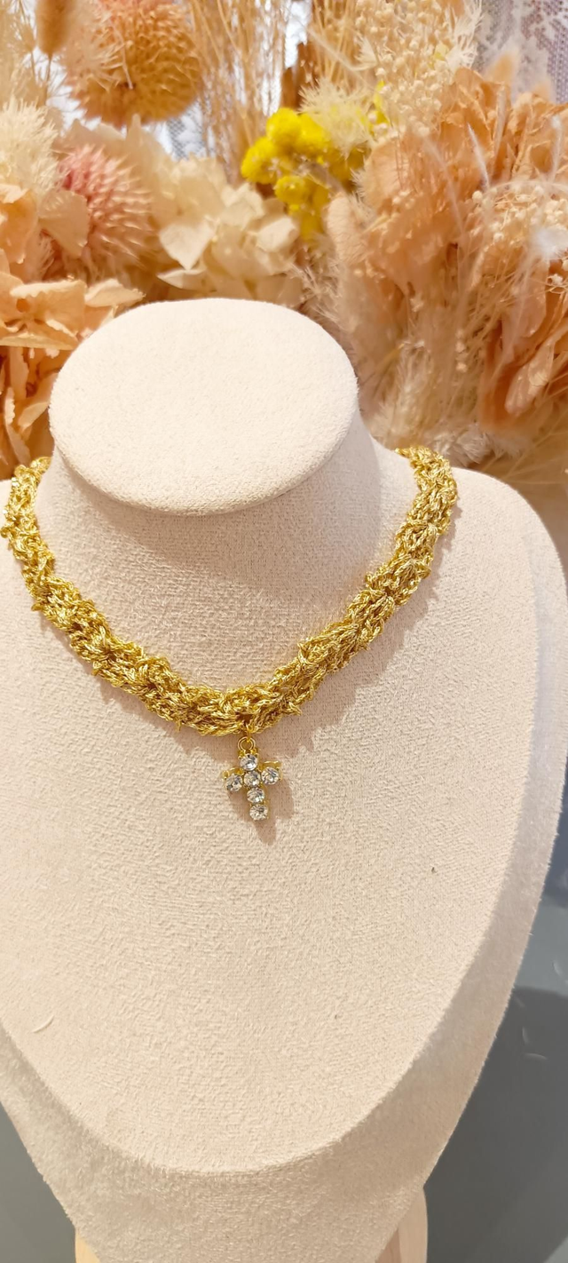 Ras de cou avec croix 