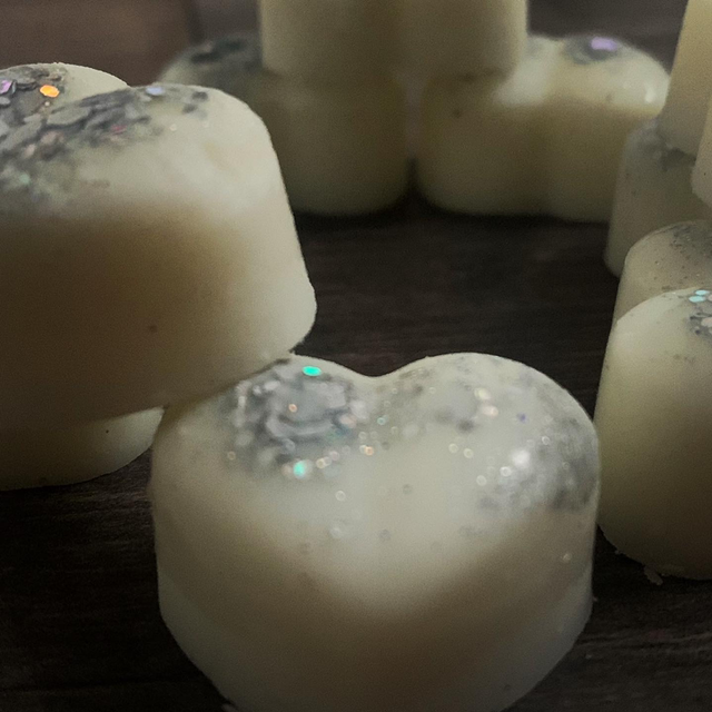 Shimmering Star soy wax melt tin ✨💫
