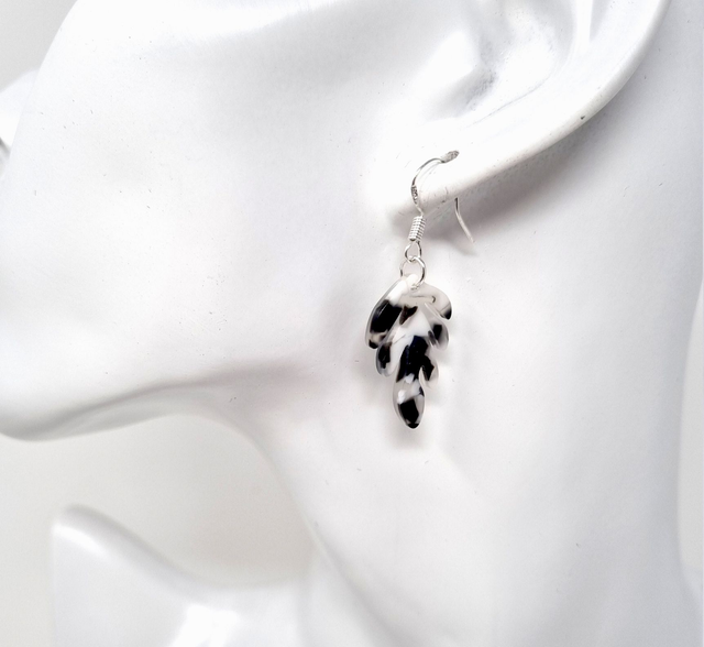 BOUCLES D'OREILLES FEMME NOIRE ET BLANCHE ACETATE - BO131