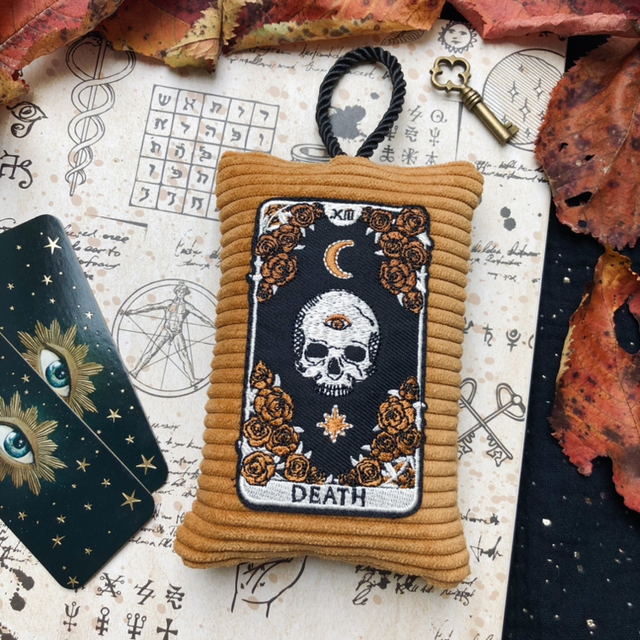 Amulette Jaune- Arcane XIII du tarot - La Mort 
