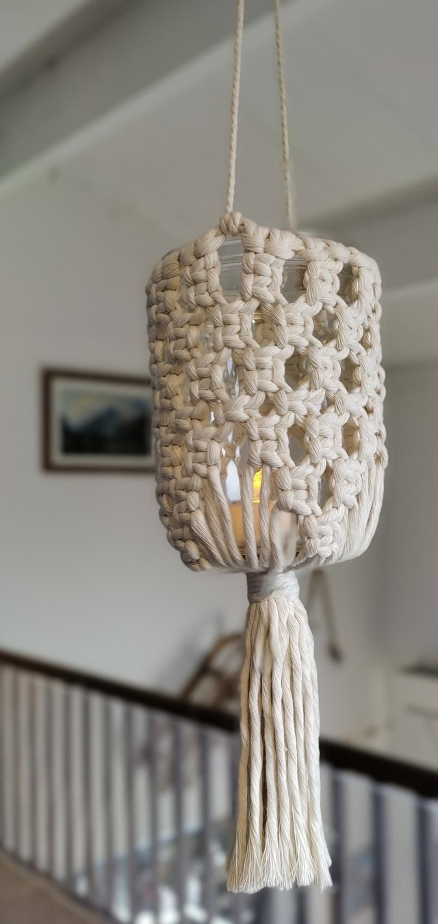 Lanterne suspendue en macramé